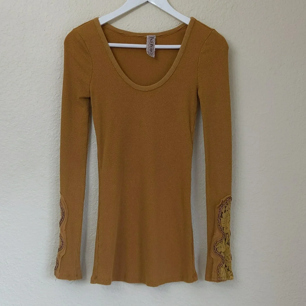 Free People Crafty Cuff Gold Lace Thermal Top S